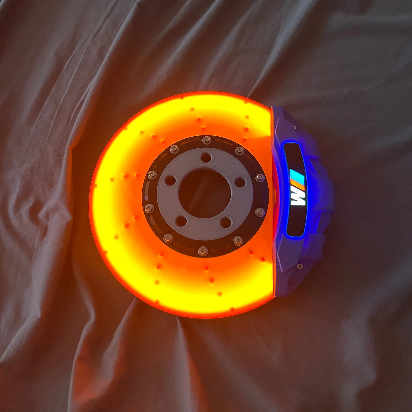 BrakeLamp | Lampe Inspirée des freins des véritables voitures de sport